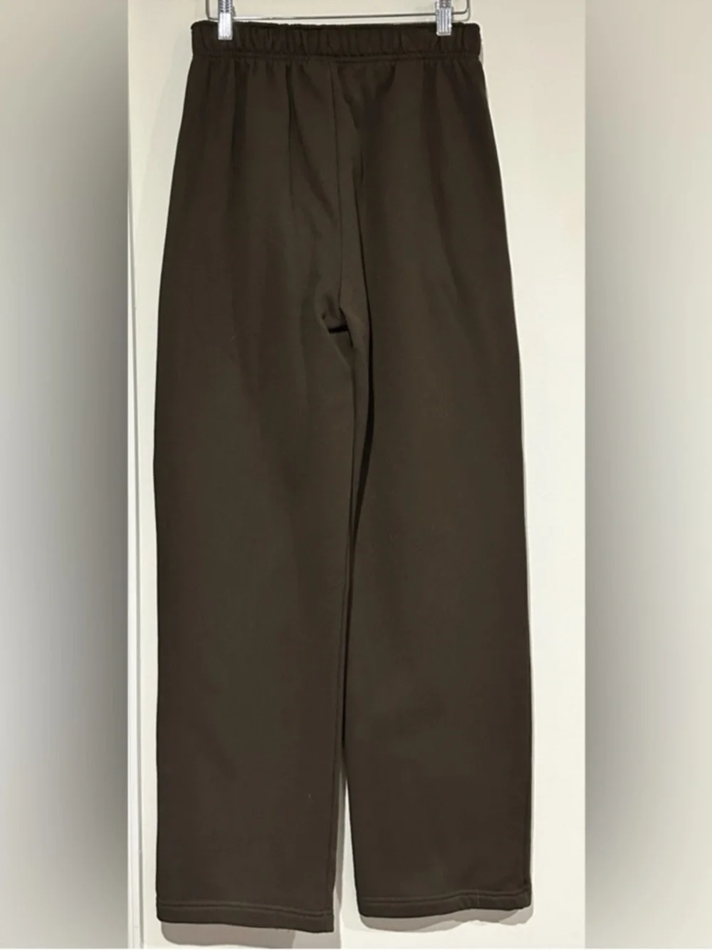 ALO Accolade Straight Leg Espresso Pants